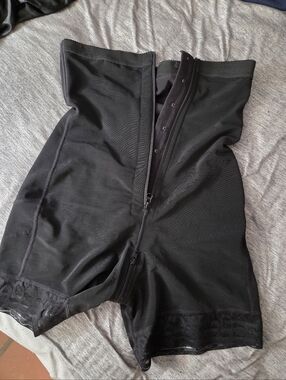 Air slim Firm Tummy Compression Shaping And Butt Lifting Short .